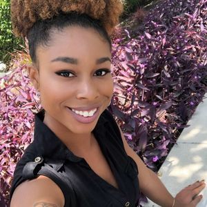 Meet your Posher, Dionne